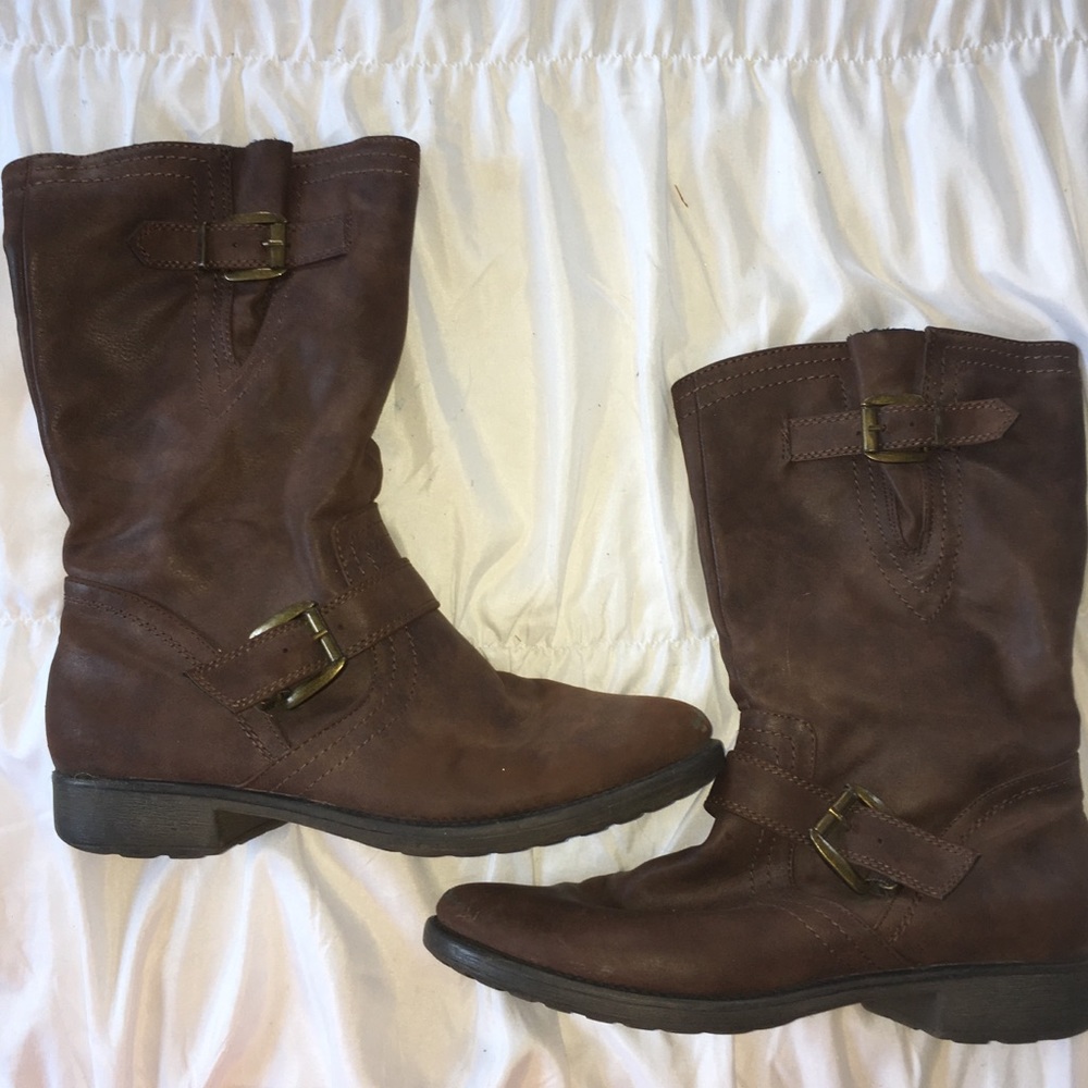 Brown mid length Beartrap brown buckle boots